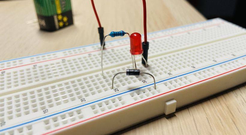 Identify diodes in a circuit